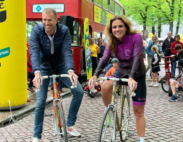 Den Haag Fietst opening Le Tour de France Femmes 24 mei sprintrace Lange Voorhout Leontien Van Moorsel en wethouder Hilbert Bredemeijer